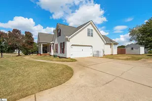 208 Legacy Farm Dr, Fountain Inn, SC 29644 - Photo 7