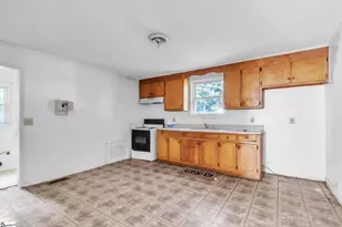 27 11th St, Greenville, SC 29611 - Photo 5