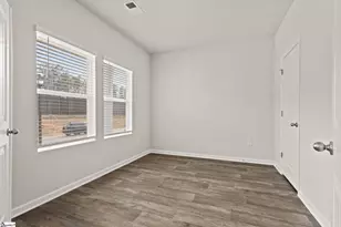 107 Spg Knl Wy, Fountain Inn, SC 29644 - Photo 3