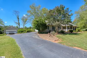404 Cresthaven Dr, Boiling Springs, SC 29316 - Photo 3