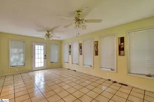 404 Cresthaven Dr, Boiling Springs, SC 29316 - Photo 13