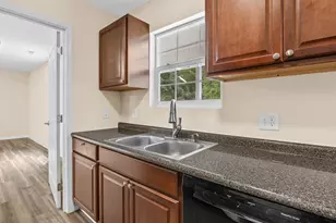 2001 Glennwood Hills Dr, Spartanburg, SC 29307 - Photo 15