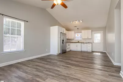 512 Crescentwood Court, Taylors, SC 29687 - Photo 7