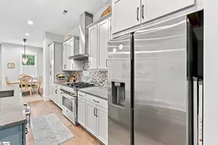 17 Whitner St, Greenville, SC 29601 - Photo 9