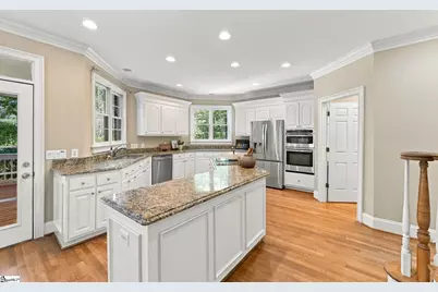 401 Rivercrest Drive, Taylors, SC 29687 - Photo 9