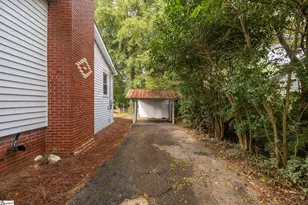 306 Owings St, Laurens, SC 29360 - Photo 19