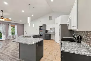 204 Bitternut Ln, Taylors, SC 29687 - Photo 7