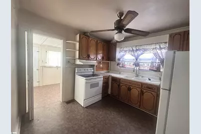 308 W Ellenberg Avenue, Greenwood, SC 29646 - Photo 5