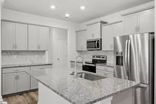 313 Cub Ct, Greenville, SC 29609 - Photo 3