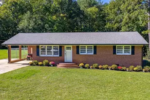 1007 E Northside Dr, Greenwood, SC 29649 - Photo 1