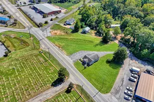 780 E Main St, Laurens, SC 29360 - Photo 25