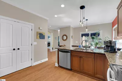 204 Ridenour Avenue, Greenville, SC 29617 - Photo 17