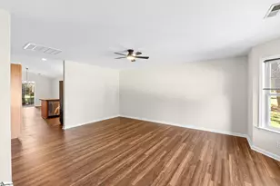 400 Panther Ct, Greer, SC 29651 - Photo 5