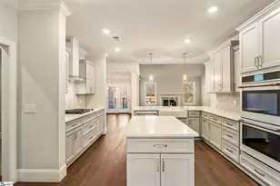 204 Chandler Ct, Easley, SC 29642 - Photo 9