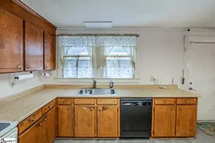 10676 Augusta Rd, Belton, SC 29627 - Photo 9