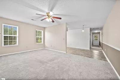 553 Memorail Drive Extension #Unit M, Greer, SC 29651 - Photo 5