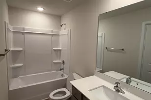 132 Barwood Cir, Greenville, SC 29611 - Photo 3