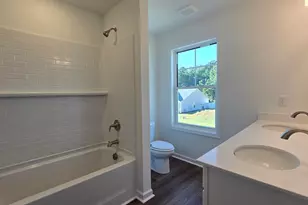13 Halsey St, Central, SC 29630 - Photo 11