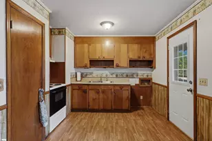 37 Theodore Cir, Greenville, SC 29611 - Photo 7