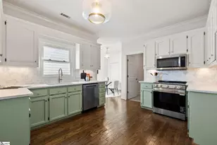 302 Greenview Cir, Greenville, SC 29609 - Photo 7