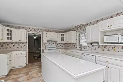 221 Lowndes Avenue, Greenville, SC 29607 - Photo 7