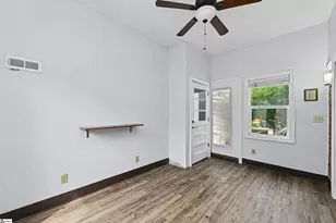 221 Lowndes Ave, Greenville, SC 29607 - Photo 17