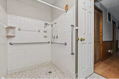 221 Lowndes Avenue, Greenville, SC 29607 - Photo 25