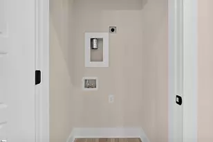 9 Hawthorne Ln, Greenville, SC 29605 - Photo 11