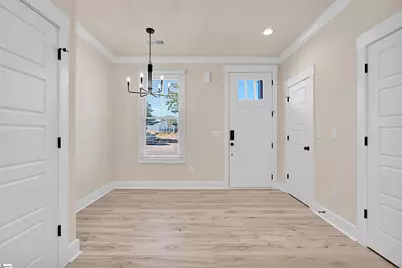 9 Hawthorne Lane, Greenville, SC 29605 - Photo 5