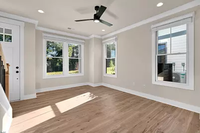 9 Hawthorne Lane, Greenville, SC 29605 - Photo 11