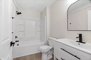 110 9th St, Greenville, SC 29611 - Photo 23
