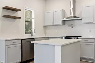 110 9th St, Greenville, SC 29611 - Photo 11