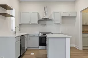 110 9th St, Greenville, SC 29611 - Photo 13