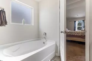 200 Elmhaven Dr, Simpsonville, SC 29681 - Photo 17