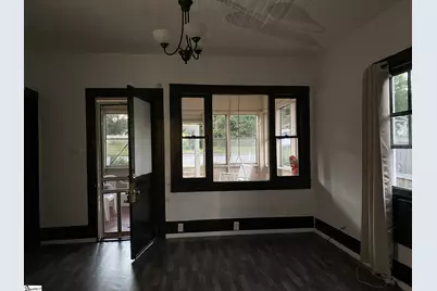 907 S Johnson Street, Gaffney, SC 29340 - Photo 5