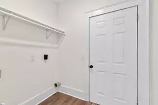 514 Academy St, Laurens, SC 29360 - Photo 7