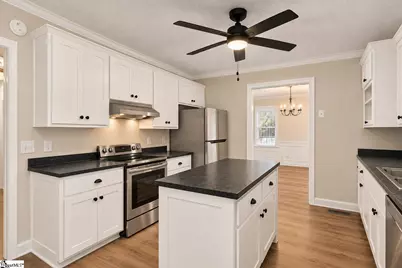 8 Oak Tree Drive, Taylors, SC 29687 - Photo 7