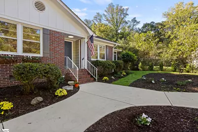 208 W Hillcrest Drive, Greenville, SC 29609 - Photo 9