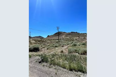565 E Florence Avenue, Tonopah, NV 89049 - Photo 1