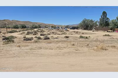5135 Robert Way, Silver Springs, NV 89429 - Photo 3