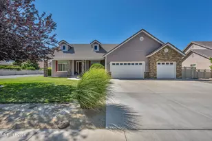 420 Chianti Way, Dayton, NV 89403 - Photo 1