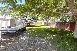 218 & 220 Middlegate Dr, Battle Mountain, NV 89820 - Photo 5