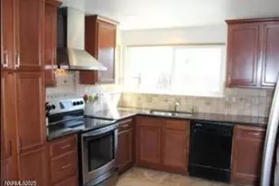 1069 Palmwood Dr, Sparks, NV 89434 - Photo 7