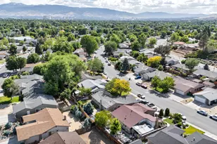 1069 Palmwood Dr, Sparks, NV 89434 - Photo 5