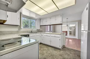 1425 Julie Ct, Reno, NV 89509 - Photo 5