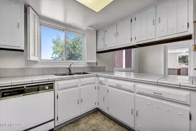 1425 Julie Court, Reno, NV 89509 - Photo 7