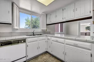 1425 Julie Ct, Reno, NV 89509 - Photo 7