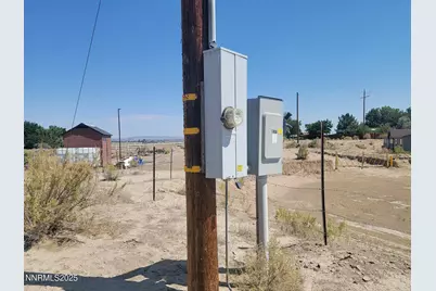 8935 Cougar Cir, Silver Springs, NV 89429 - Photo 3
