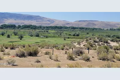 8935 Cougar Cir, Silver Springs, NV 89429 - Photo 13