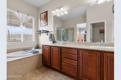 8720 Spearhead Way, Reno, NV 89506 - Photo 35